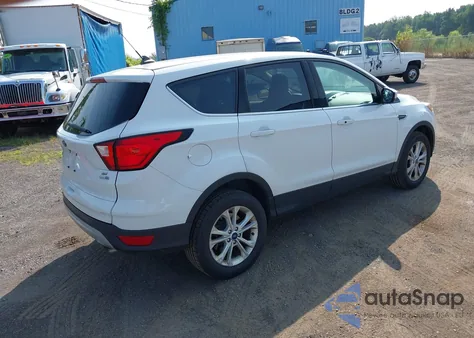 2019 Ford Escape Se z USA, uszkodzony, nr VIN 1FMCU9GD2KUB30688